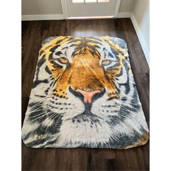 The Northwest Plush Blanket Tiger Face Portrait, Signed Artist Jason Morgan - Picture 1 of 3
